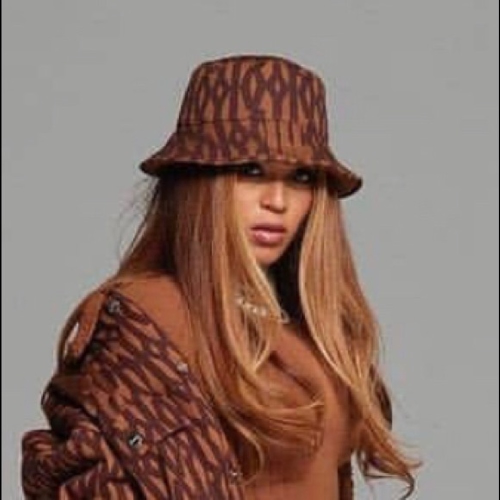 Ivy Park Adidas⭐️SOLD⭐️ Bucket Hat Reversible. NWT